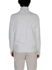 Weißes Polohemd mit Rollkragen