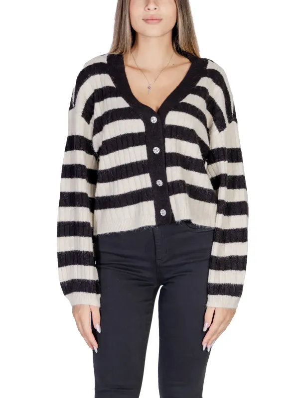 Dicker Strick-Cardigan mit V-Ausschnitt Dicker Strick-Cardigan mit V-Ausschnitt
