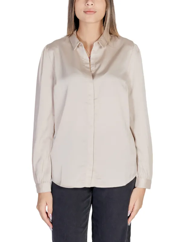Satinbluse mit langen Ärmeln Satinbluse mit langen Ärmeln