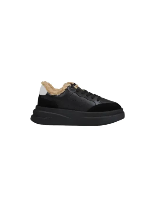Schwarze Leder-Sneaker mit Fell.