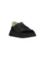 Schwarze Sneaker mit dicker Sohle