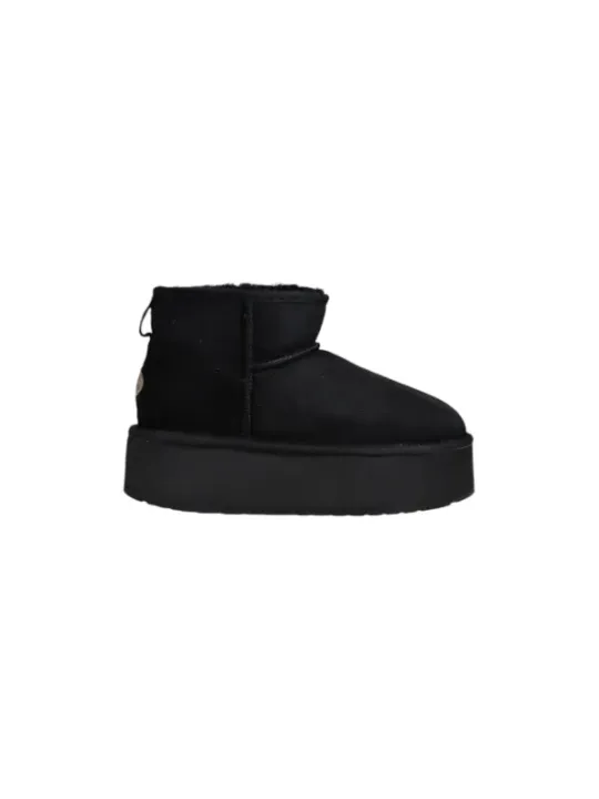 Schwarzer Stiefel mit Gummisohle