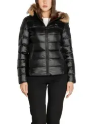 Schwarze Daunenjacke mit Fellkapuze