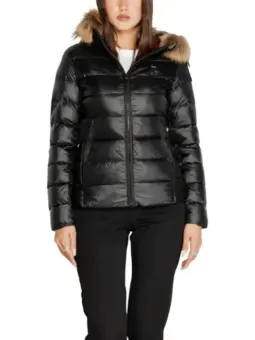 Schwarze Daunenjacke mit Fellkapuze