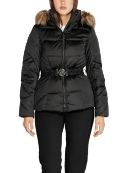 Schwarze, kurze Daunenjacke mit Pelz.