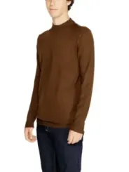Brauner Strickpullover lässiger Herrenlook