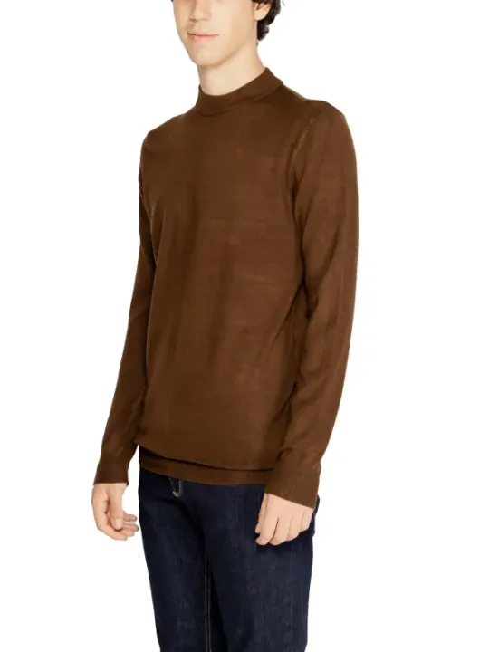 Brauner Strickpullover lässiger Herrenlook