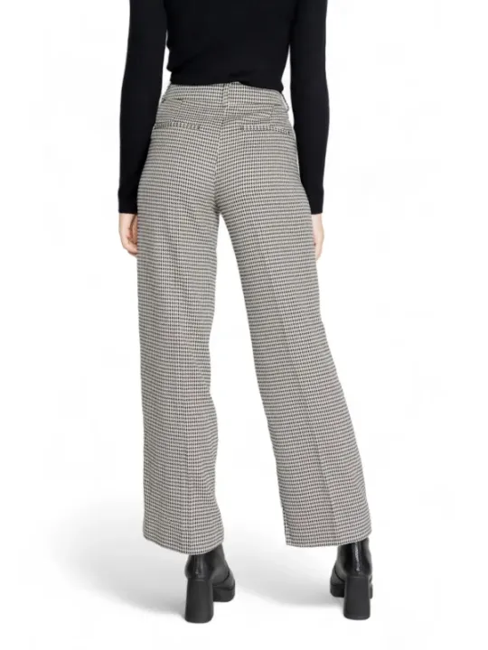 Schwarze karierte Bootcut-Hose hinten