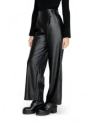 Schwarze Lederhose mit hohem Bund