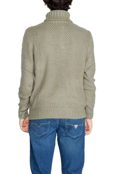 Grüner Rollkragenpullover mit Taschen