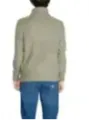 Grüner Rollkragenpullover mit Taschen