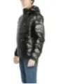 Schwarze blaue Pufferjacke mit Kapuze