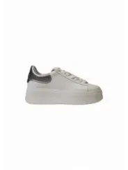 Leichte Sneaker mit dicker Sohle