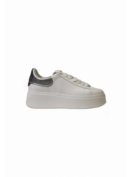 Leichte Sneaker mit dicker Sohle