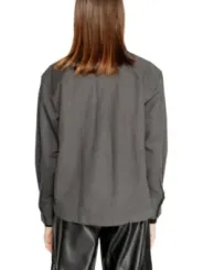 Graues Tencel Hemd mit Falten