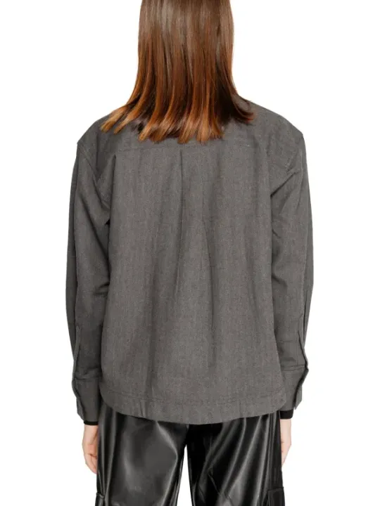 Graues Tencel Hemd mit Falten