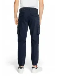 Dunkle Cargo Hose mit Taschen