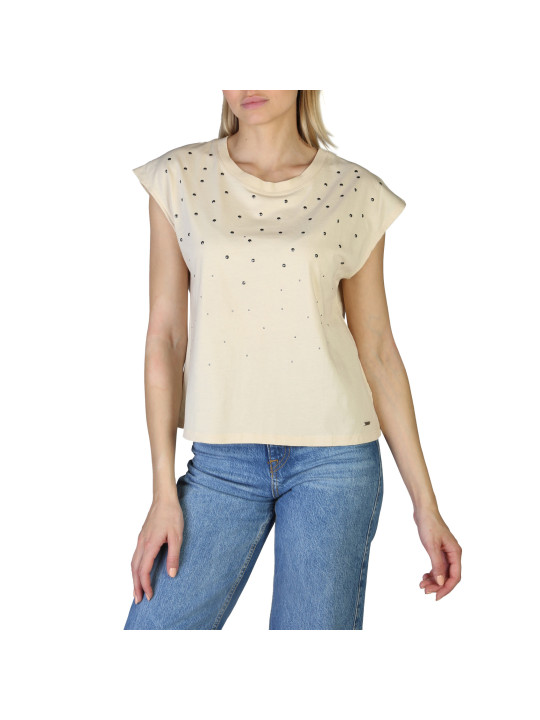 Weißes T-Shirt mit Jeans