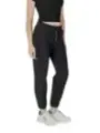 Schwarzes Sportoutfit mit Spitzeinsatz