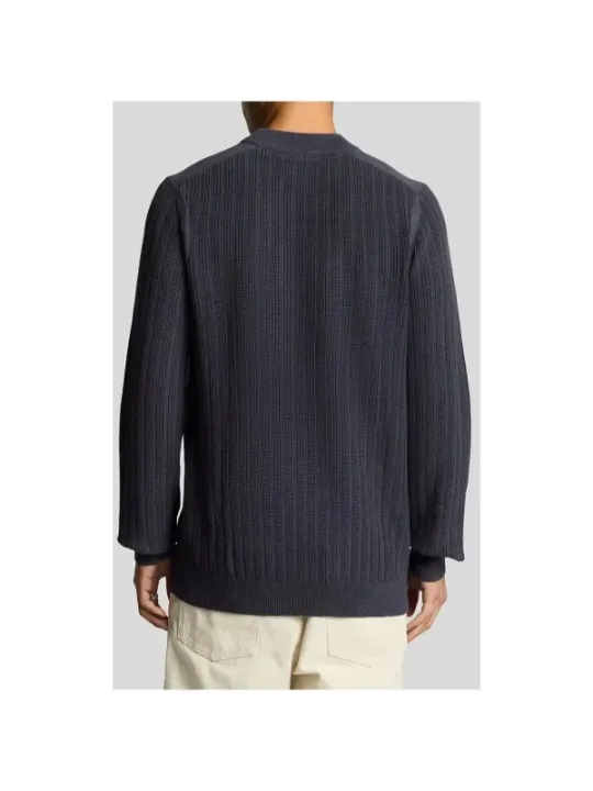 Grauer Strickpullover mit Rippenstruktur
