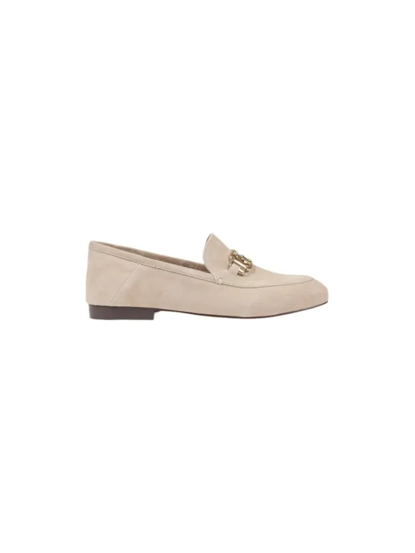Beige Lederloafers mit goldenen Details Beige Lederloafers mit goldenen Details
