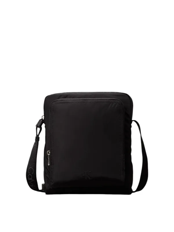 Schwarze Calvin Klein Nylon Umhängetasche