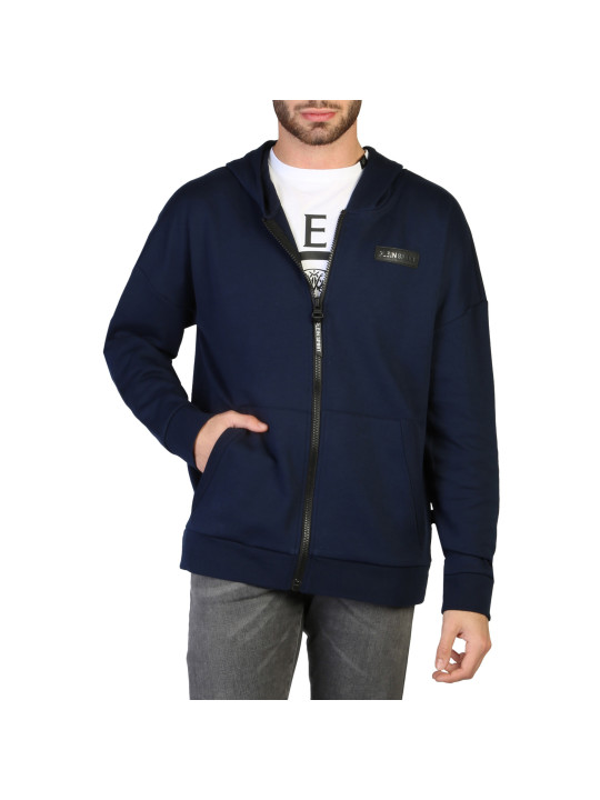 Blauer Kapuzenpullover mit goldenem Reißverschluss