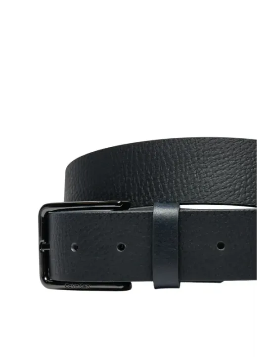 Calvin Klein Ledergürtel klassisch geschnallt