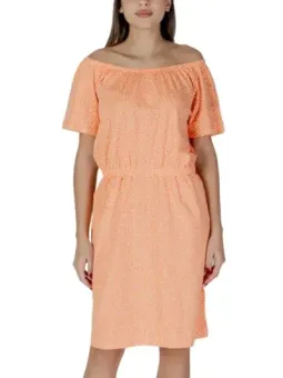 Pfirsichfarbenes schulterfreies, gerafftes Sommerkleid