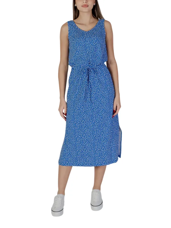 Blaues Punktkleid mit Taillenkordel
