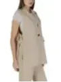 Beiger Blazer-Hosenanzug mit Gürtel