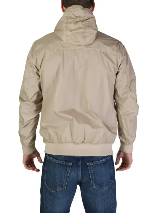 Beige Kapuzenjacke mit Jeans