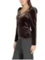 Braunes Samtoberteil graue Hose