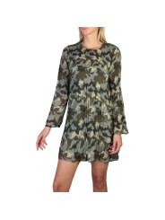 Mehrfarbiges grünes Kleid mit Falten
