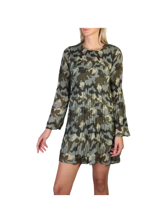 Mehrfarbiges grünes Kleid mit Falten