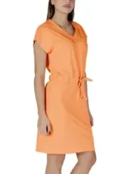 Pfirsichfarbenes B.young Sommerkleid mit Kordel.