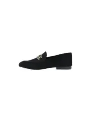 Schwarzer Loafer mit Metallhalterung