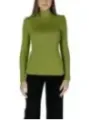 Grüne Seidenbluse mit Puffärmeln