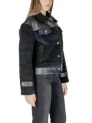 Schwarze Fleecejacke mit Lederdetails