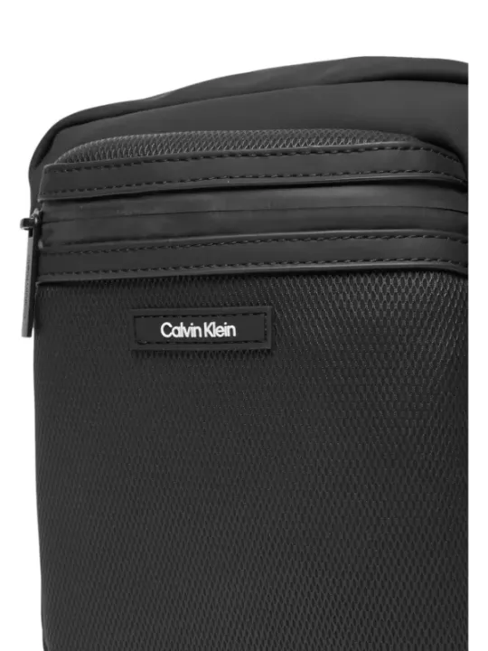 Schwarze Calvin Klein Tasche mit Reißverschluss