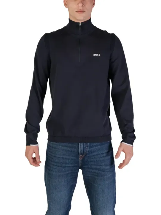 BOSS Jeans und schwarzer Pullover