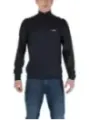 BOSS Jeans und schwarzer Pullover