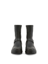 Schwarze Lederstiefel mit Silbernieten