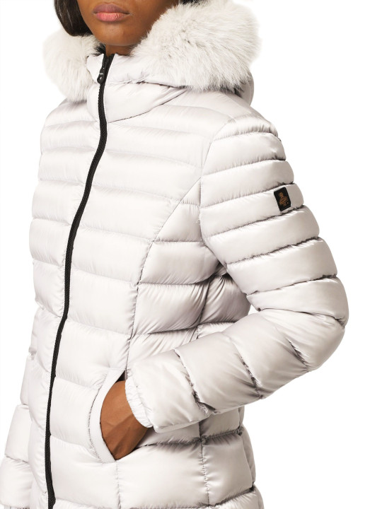 Jackets & Coats Chic White Padded Down Jacket with Fur Hood 390,00 € 8056308635514 | Planet-Deluxe