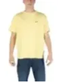 Gelbes Boss T-Shirt mit Jeans