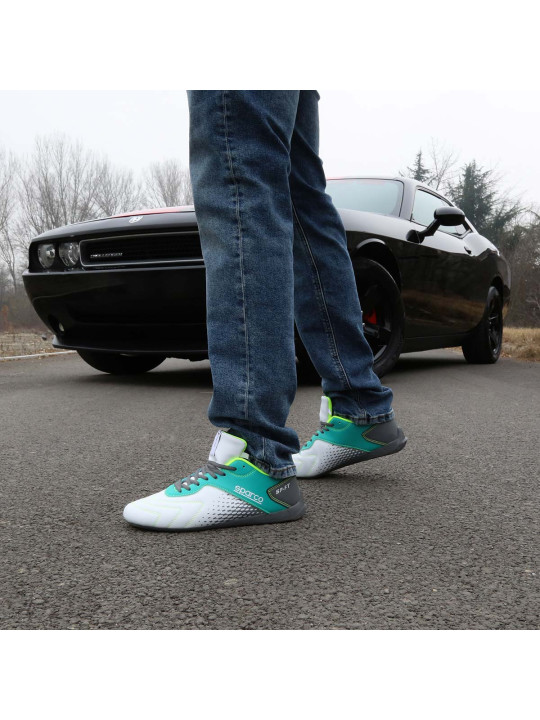 Weiße Sparco Rennschuhe mit Akzenten