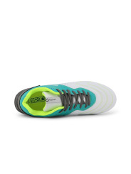 Weiße Kickboxschuhe mit Neonakzenten