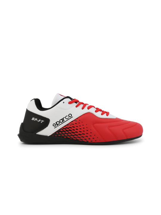 Weiße, rote und schwarze Rennschuhe