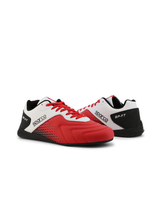 Weiße, rote und schwarze Rennschuhe