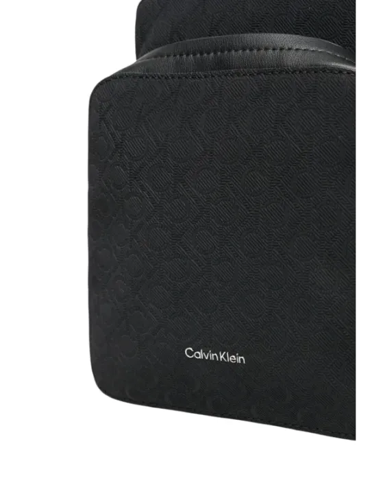 Schwarzer Calvin Klein Monogramm Mini-Rucksack
